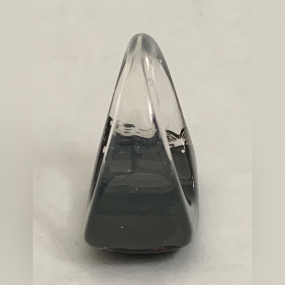 Vintage acrylic heart ring - Picture 8 of 11